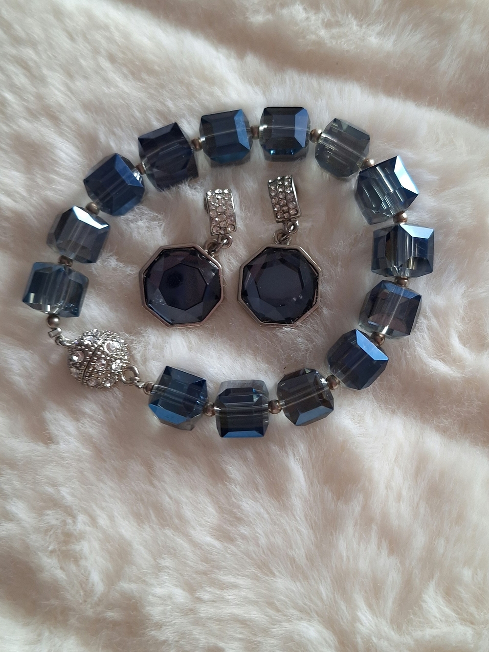 Elegant Navy Crystal Bracelet and Earrings Set